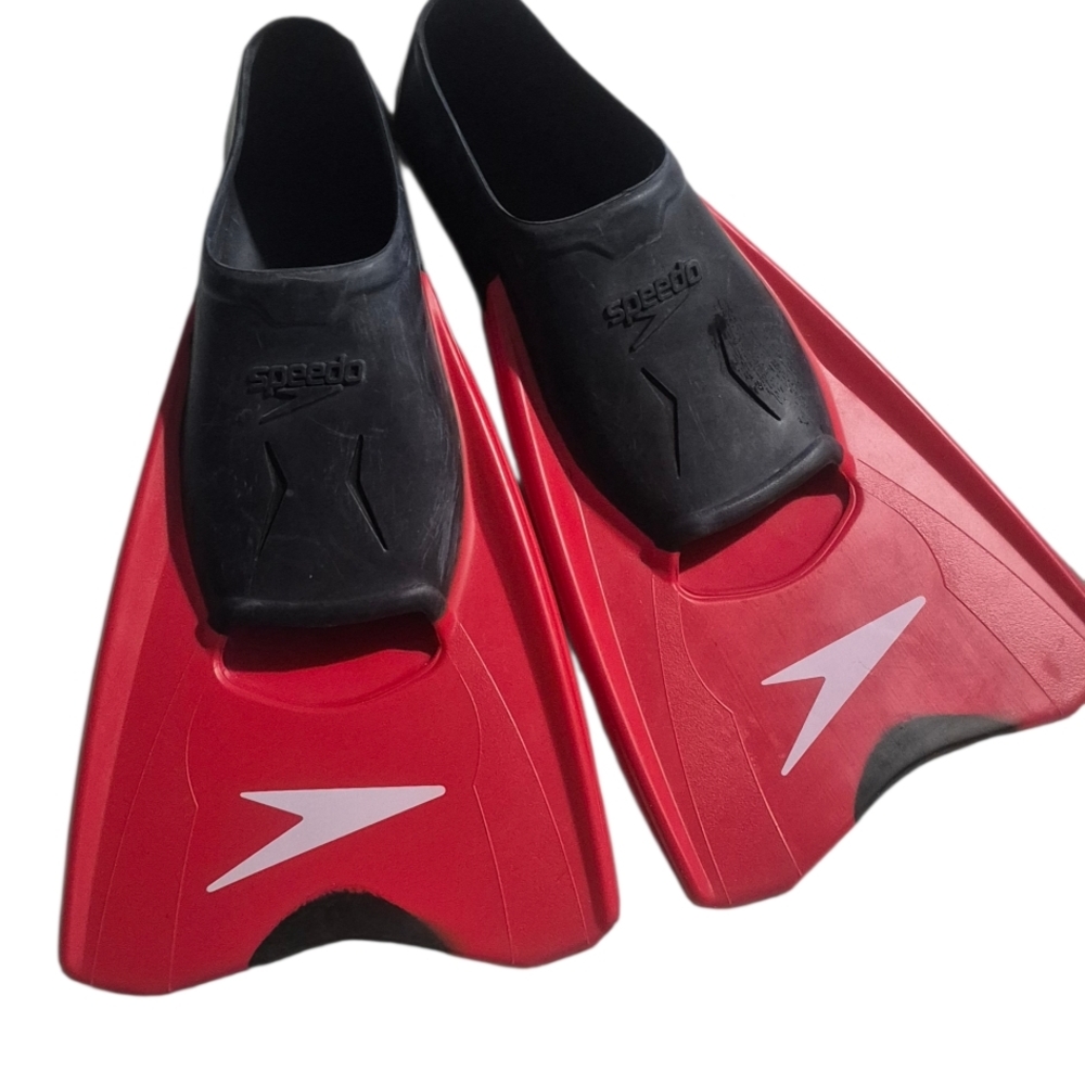 Speedo Red and Black Closed-Heel Training Swim Fins